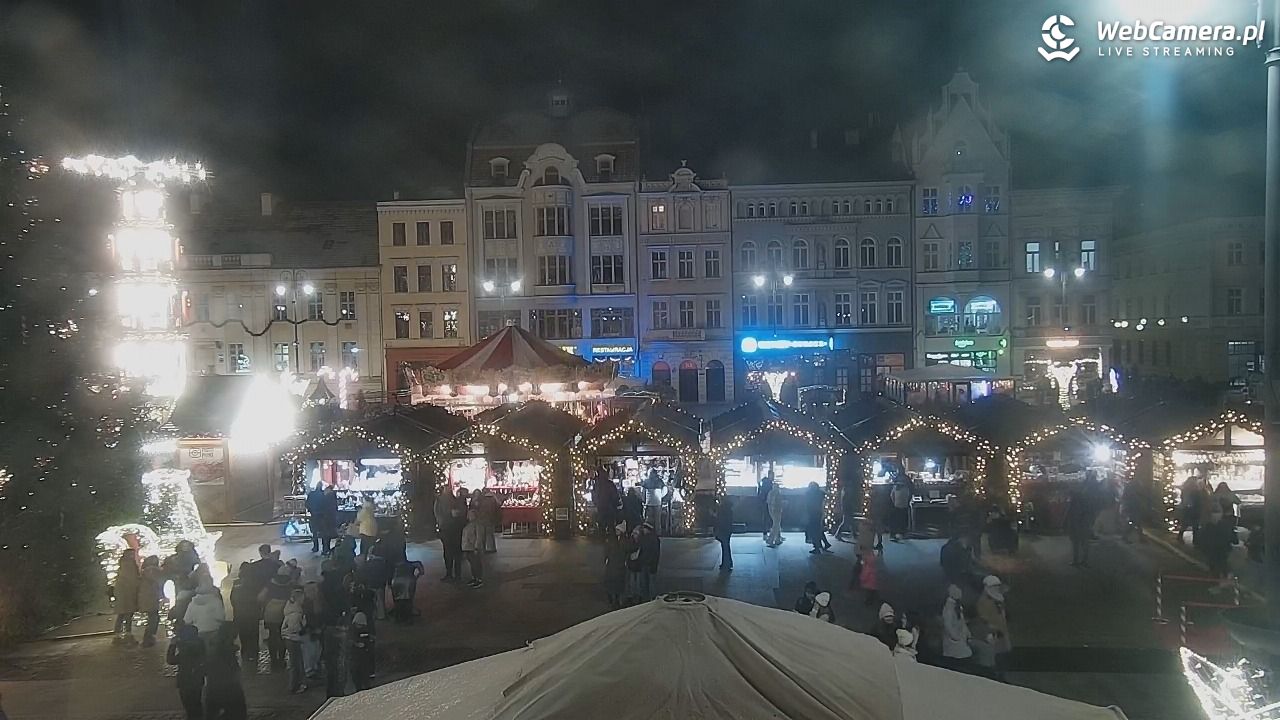 Bydgoszcz - widok na Rynek - 22 listopad 2024, 18:16