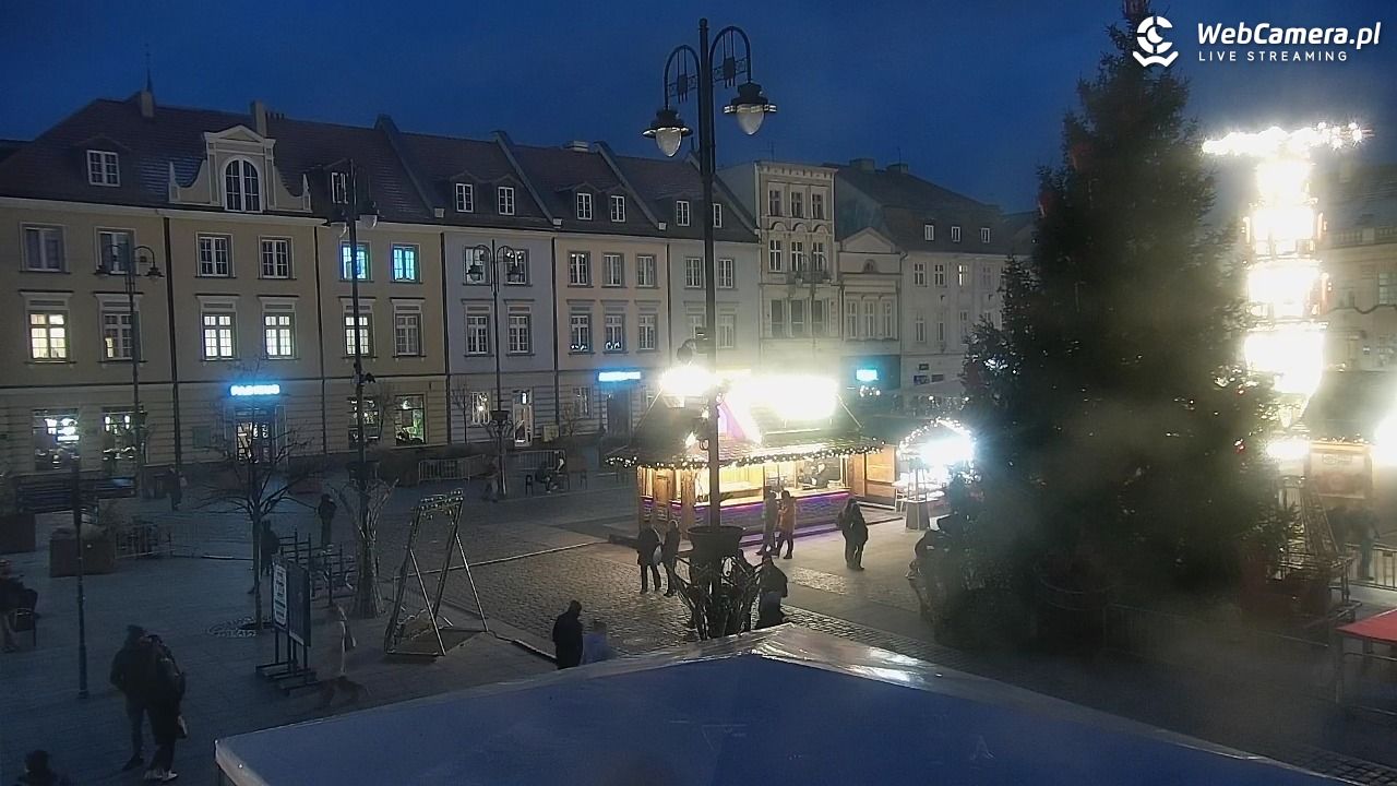 Bydgoszcz - widok na Rynek - 22 listopad 2024, 16:09