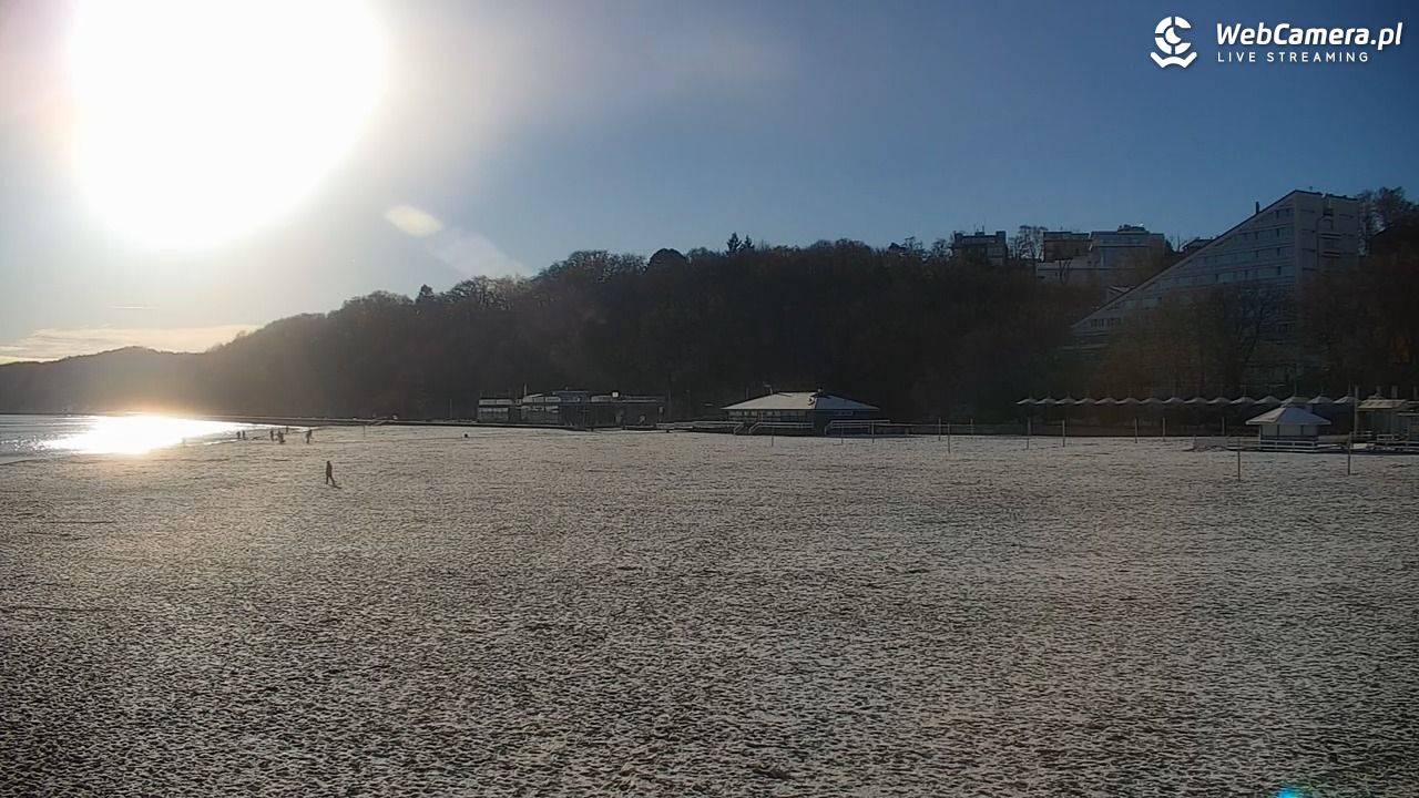 GDYNIA - widok na plażę i marinę - 21 listopad 2024, 10:37