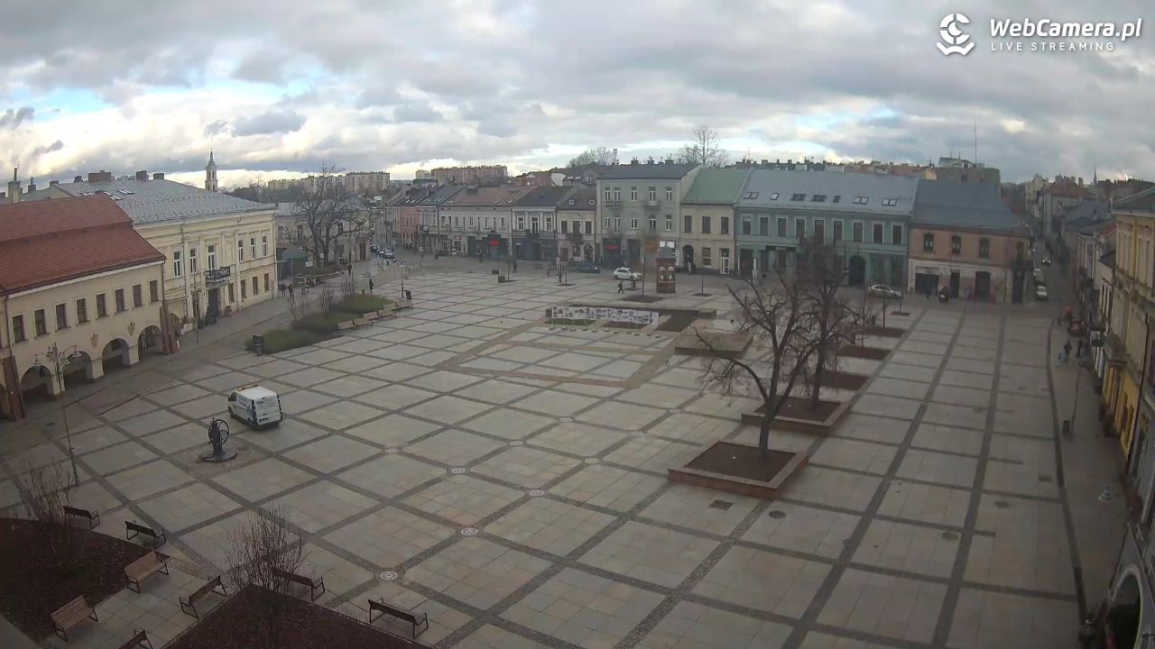 KIELCE - widok na rynek - 21 listopad 2024, 13:25