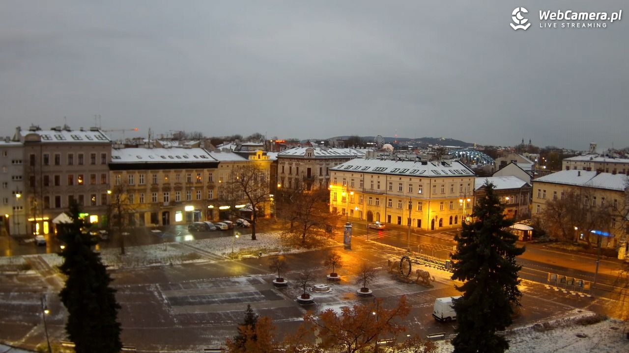 Kraków - widok na rynek Podgórski - 23 listopad 2024, 06:45