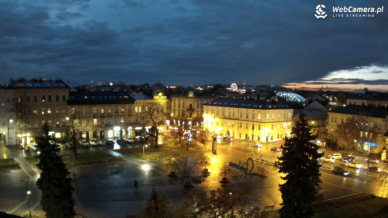 Kraków - widok na rynek Podgórski - 18 listopad 2024, 16:30