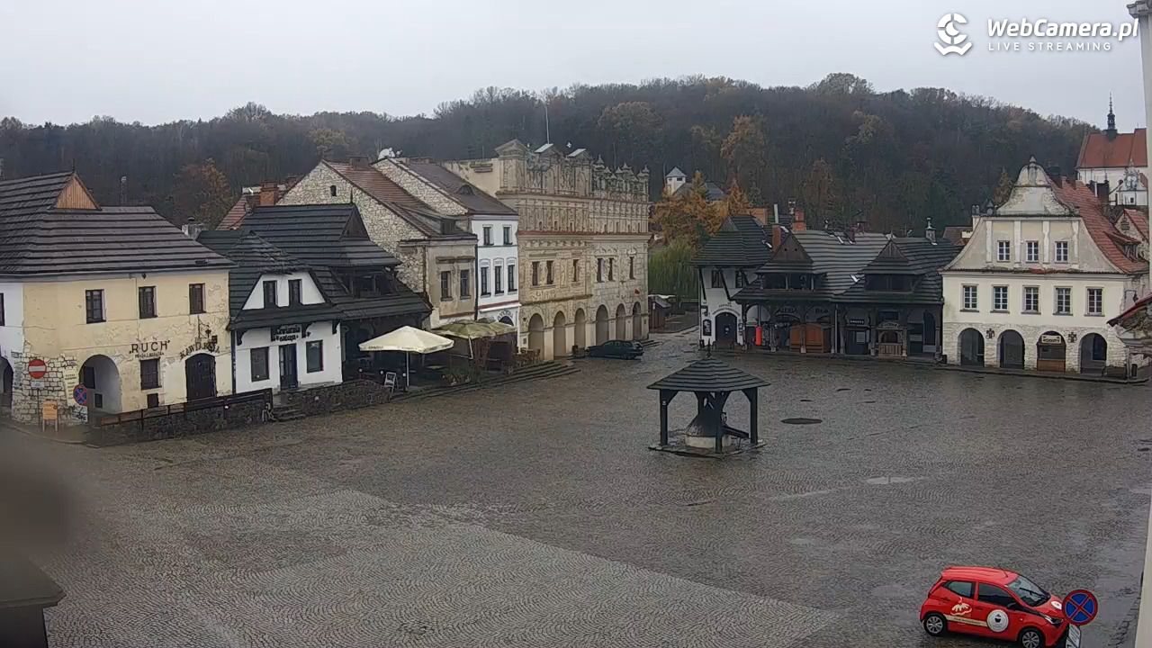 Kazimierz Dolny - widok na Rynek - 20 listopad 2024, 09:51