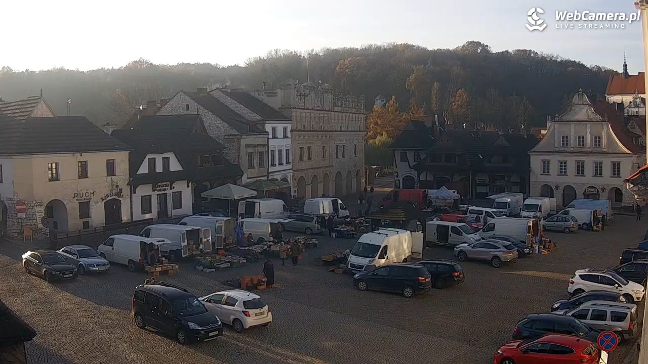 Kazimierz Dolny - widok na Rynek - 19 listopad 2024, 08:40