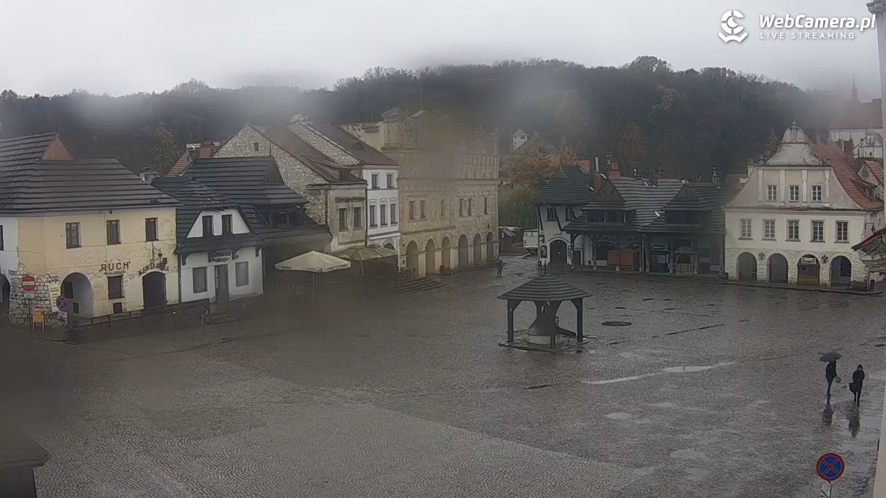 Kazimierz Dolny - widok na Rynek - 20 listopad 2024, 08:57