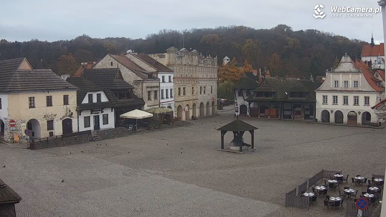 Kazimierz Dolny - widok na Rynek - 18 listopad 2024, 07:22