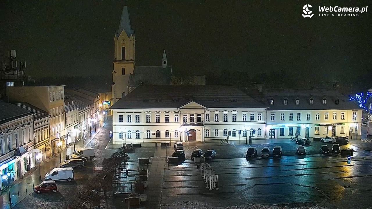 OŚWIĘCIM - widok na Rynek - 22 listopad 2024, 21:44