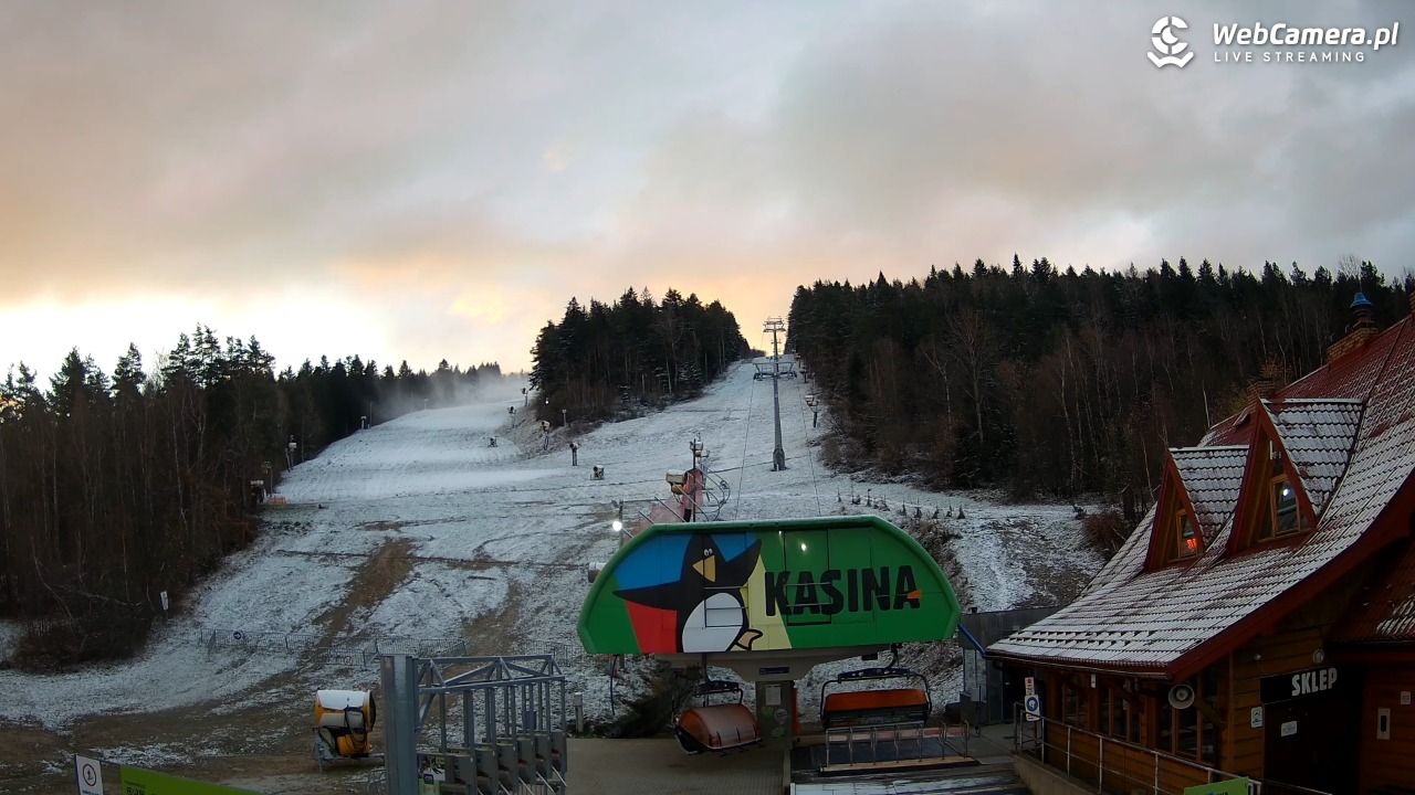 KASINA - ski dolna stacja wyciągu - 21 listopad 2024, 07:10