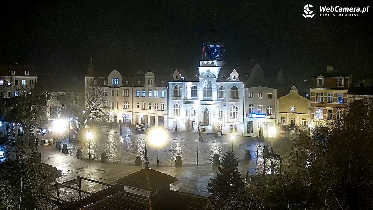 Wejherowo - widok na rynek - 19 listopad 2024, 18:44