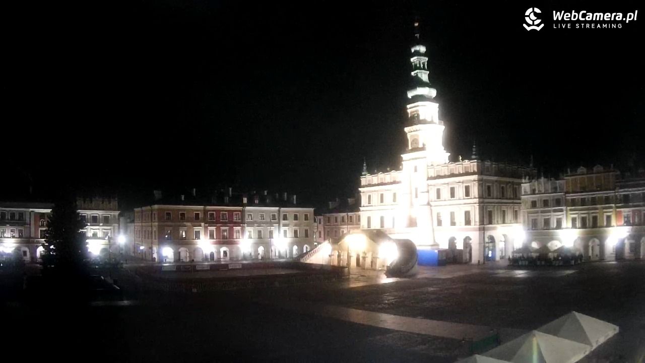 ZAMOŚĆ - widok na Rynek Wielki - 04 grudzień 2024, 05:51